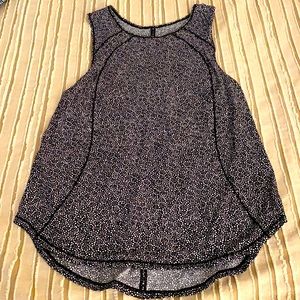 Lululemon tank top. Size 6. Black and white print with black stitching.